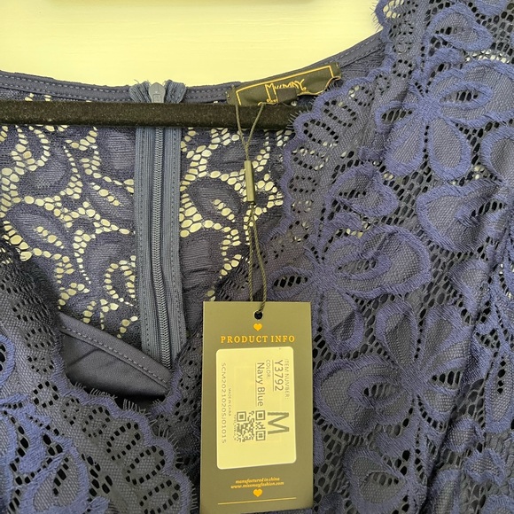 NWT Navy Lace cocktail dress - Picture 4 of 4